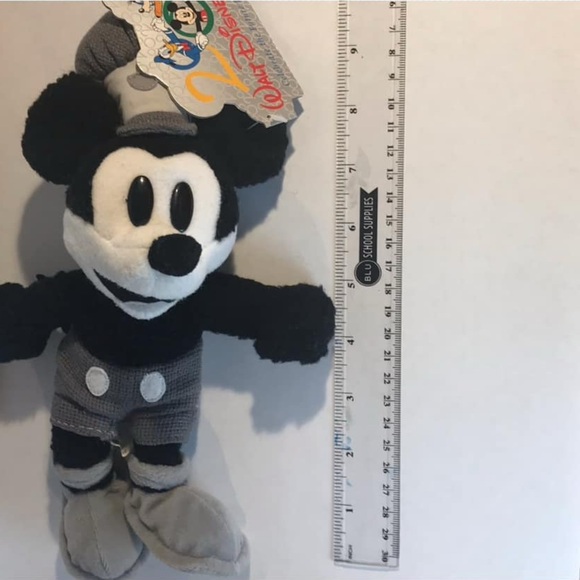 Mickey Mouse - Picture 3 of 12